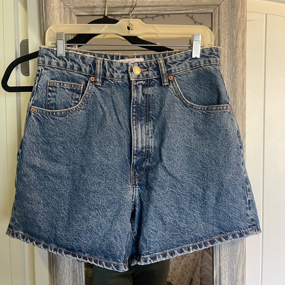 Zara Mom Short Size 8